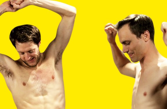 VIDEO kadras: Guy Friends See Each Other Naked For The First Time