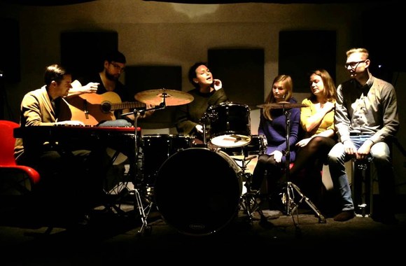 VIDEO kadras: Leon Somov & Jazzu - Ding Ding Dong Dong (sveikinimas)