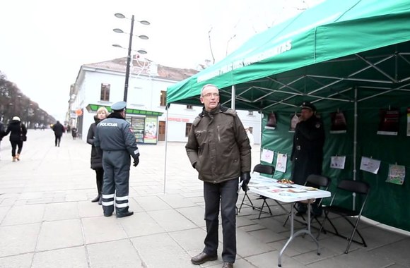 VIDEO kadras: 16 pasipriešinimo smurtui prieš moteris dienų,Moterų krizių centras.