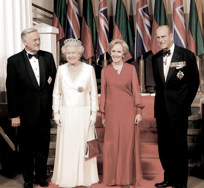 Valdas Adamkus, karalienė Elizabeth II, Alma Adamkienė ir princas Philipas / Džojos Barysaitės nuotr.