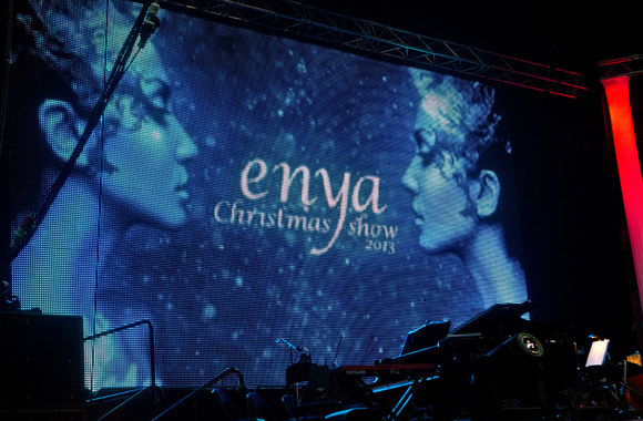 „Enya Christmas Show“ koncerto akimirka