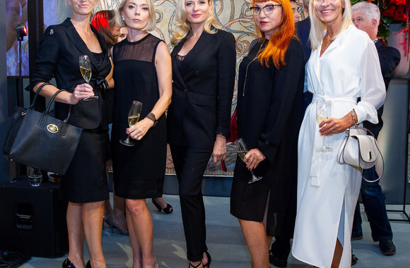 Vilniuje pristatyti karališkųjų šeimų įvertinti kilimai, prilygstantys meno kūriniams