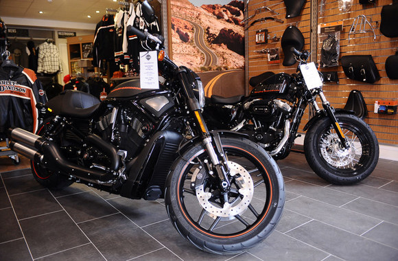 2014 metų motociklų modelių pristatymo akimirka