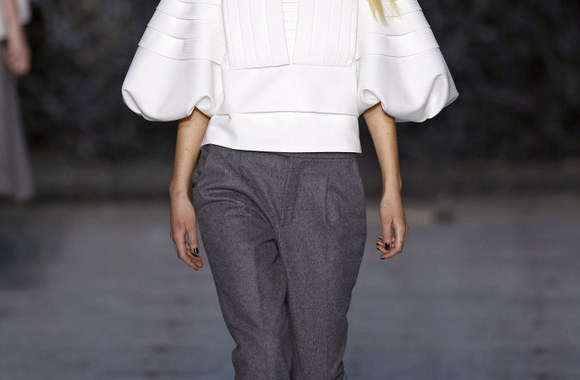 „Dice Kayek“ 2016 m. pavasario-vasaros kolekcijos modelis