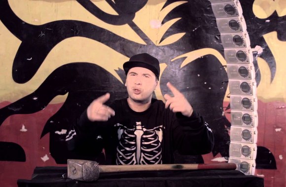 VIDEO kadras: Yga & Damany feat. Pushaz - Nėra vietos senukams (Official HD video)