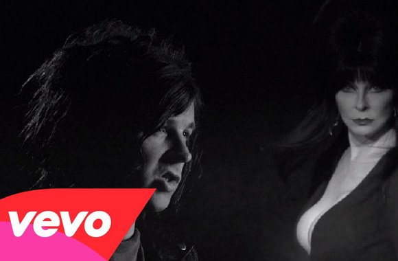 VIDEO kadras: Ryan Adams - Gimme Something Good