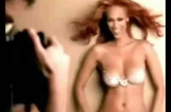 VIDEO kadras: „Heavenly „70“ Fantasy Bra“