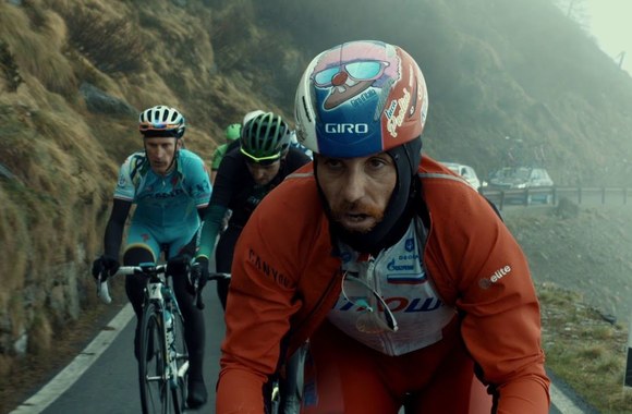 aruno-matelio-filmo-nuostabieji-luzeriai-kita-planeta-anonsas