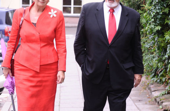 Edvinas ir Ieva Elzbergai su sūnumi Linu