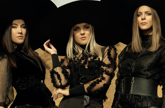 Grupės „Queens of Roses“ fotosesija / E. Nyork nuotr.
