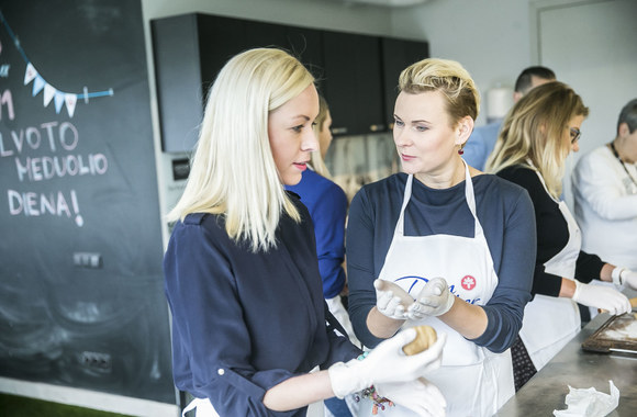 Spalvoto meduolio renginys