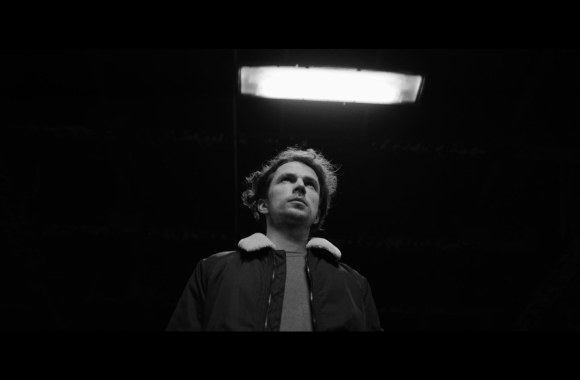 Kadras iš „Lemon Joy“ klipo „Willkommen“