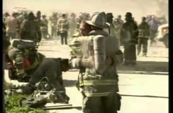 VIDEO kadras: John Lennon - Happy Xmas (War Is Over)