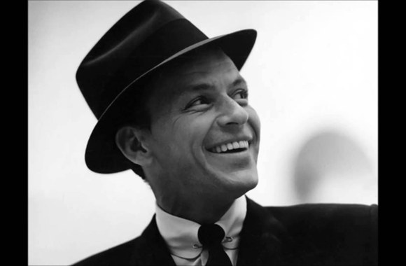 VIDEO kadras: Frank Sinatra - O Come All Ye Faithful
