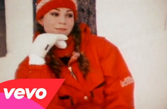 VIDEO kadras: Mariah Carey - All I Want For Christmas Is You