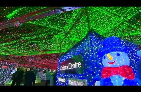 VIDEO kadras: Australas sukūrė didžiausią pasaulyje kalėdinių lempučių instaliaciją