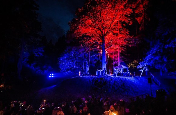 aiste-smilgeviciute-ir-grupe-skyle-pilkapiu-sniegas