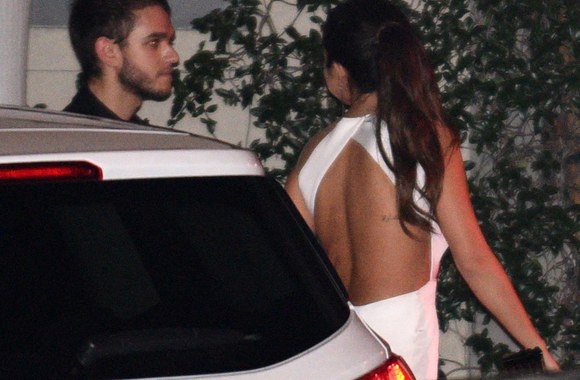 Selena Gomez ir Zeddas kartu atvyksta į vakarėlį