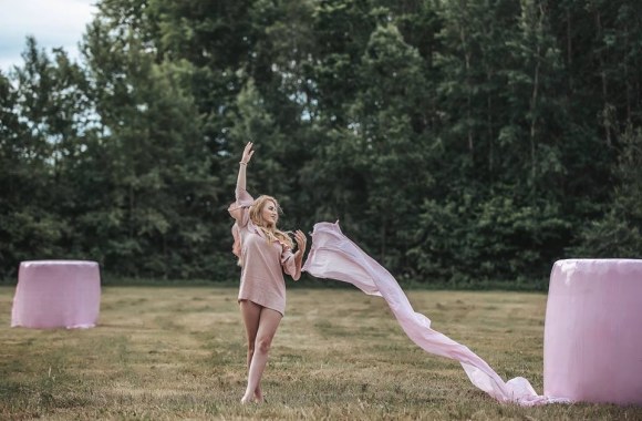 Inga Jokubaitienė pratęsė rožinę moterų solidarumo grandinę