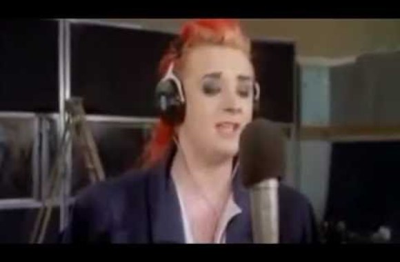 VIDEO kadras: 1984-ųjų dainos „Do they know it\'s Christmas“ versija