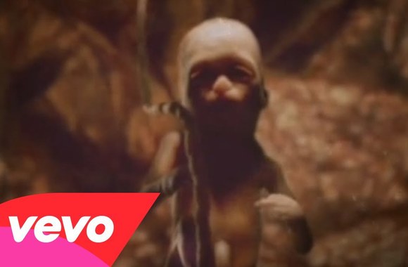 VIDEO kadras: „Massive Attack“ – „Teardrop“