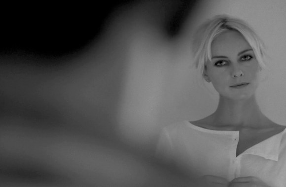 VIDEO kadras: THE ROOP - Be Mine (Official video)