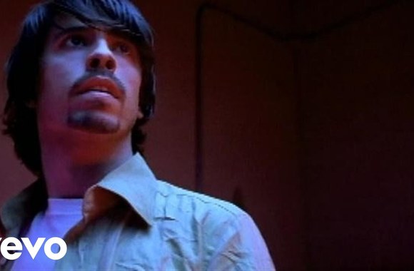 foo-fighters-walking-after-you