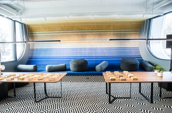  „Green Hall 2“ duris atvėrė aukštos klasės bendradarbystės ir aptarnaujamų biurų erdvė „Monday Office“