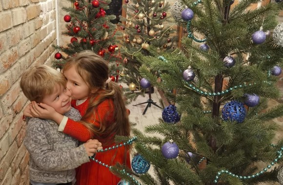 Žilvino Žvagulio kalėdiniame miestelyje – anūkai Barbora ir Bernardas / Asmeninio albumo nuotr.