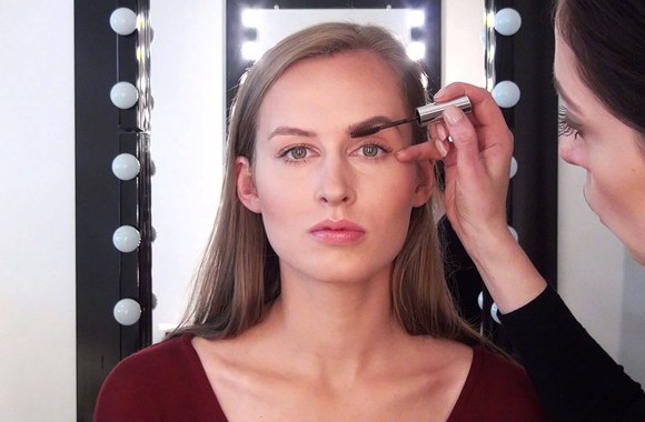 makiazo-pamokos-su-make-my-day-antakiu-formavimas-ir-ryskinimas