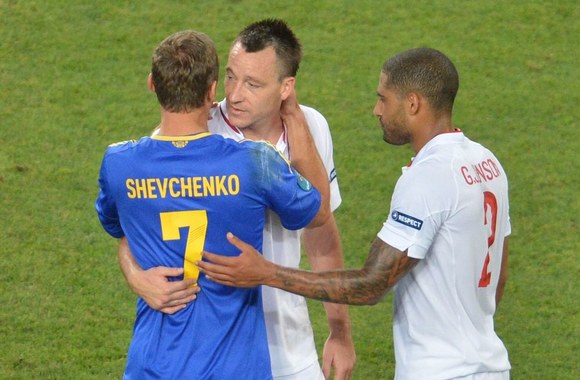 Anglas Glenas Johnsonas (viena iš tatuoruočių – sūnaus portretas)