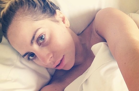 Lady Gaga be makiažo