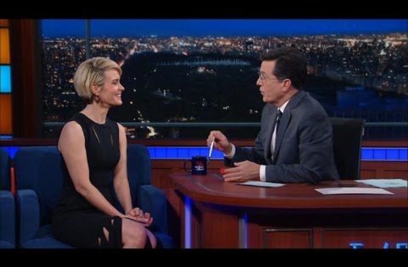 sarah-paulson-might-have-a-smoking-problem-after-playing-marcia-clark