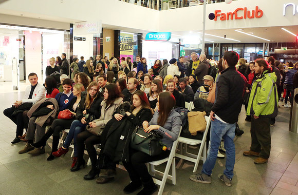 Sužadėtuvių akimirka