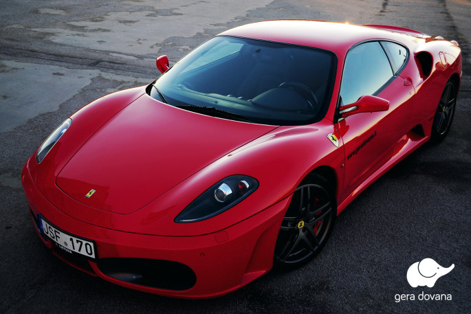 Pasivažinėjimas „Ferrari“