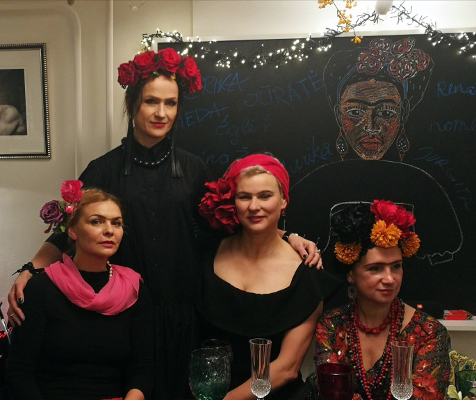 Nomeda Marčėnaitė su draugėmis surengė „fridų“ vakarėlį/Asmeninio archyvo nuotr.
