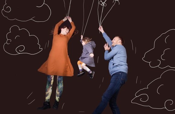 Laura ir Šarūnas Mazalai su vaikais - lietuviško prekės ženklo „Adatytė“ fotosesijoje