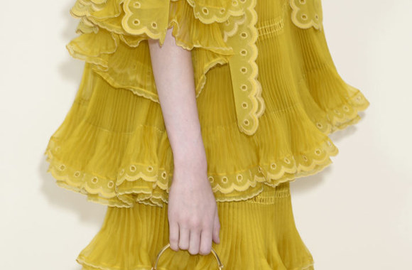 Geltona. „Chloe“