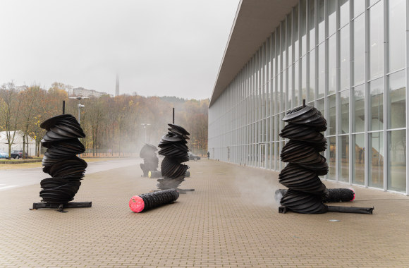 Geriausias „ArtVilnius’21“ menininkas. „Geraširdys Linkėtojas“ (Vytautas Viržbickas). Paroda „Takas“ / A.Vasilenko nuotr.