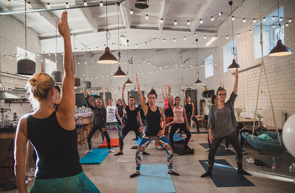 Netradicinis naujos Due. tamprių kolekcijos pristatymas