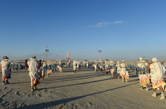 Festivalis „Burning man“ Nevados dykumoje