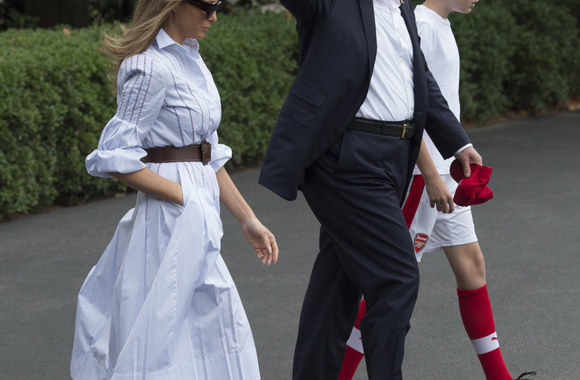 JAV prezidentas Donaldas Trumpas su žmona Melania ir sūnumi Barronu